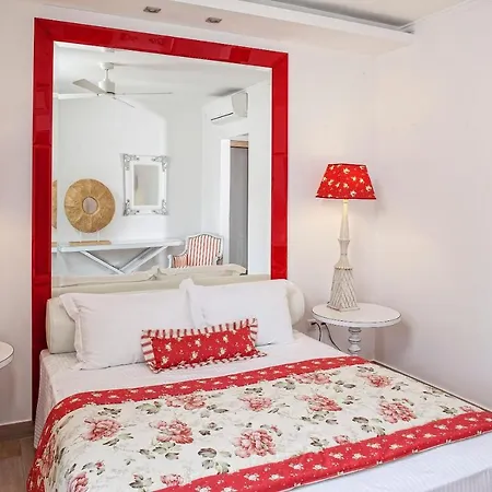 Sleeps 6 Pool Air Con Wifi Villa